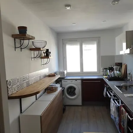 2 Pieces A A 30 Metres De La Apartment